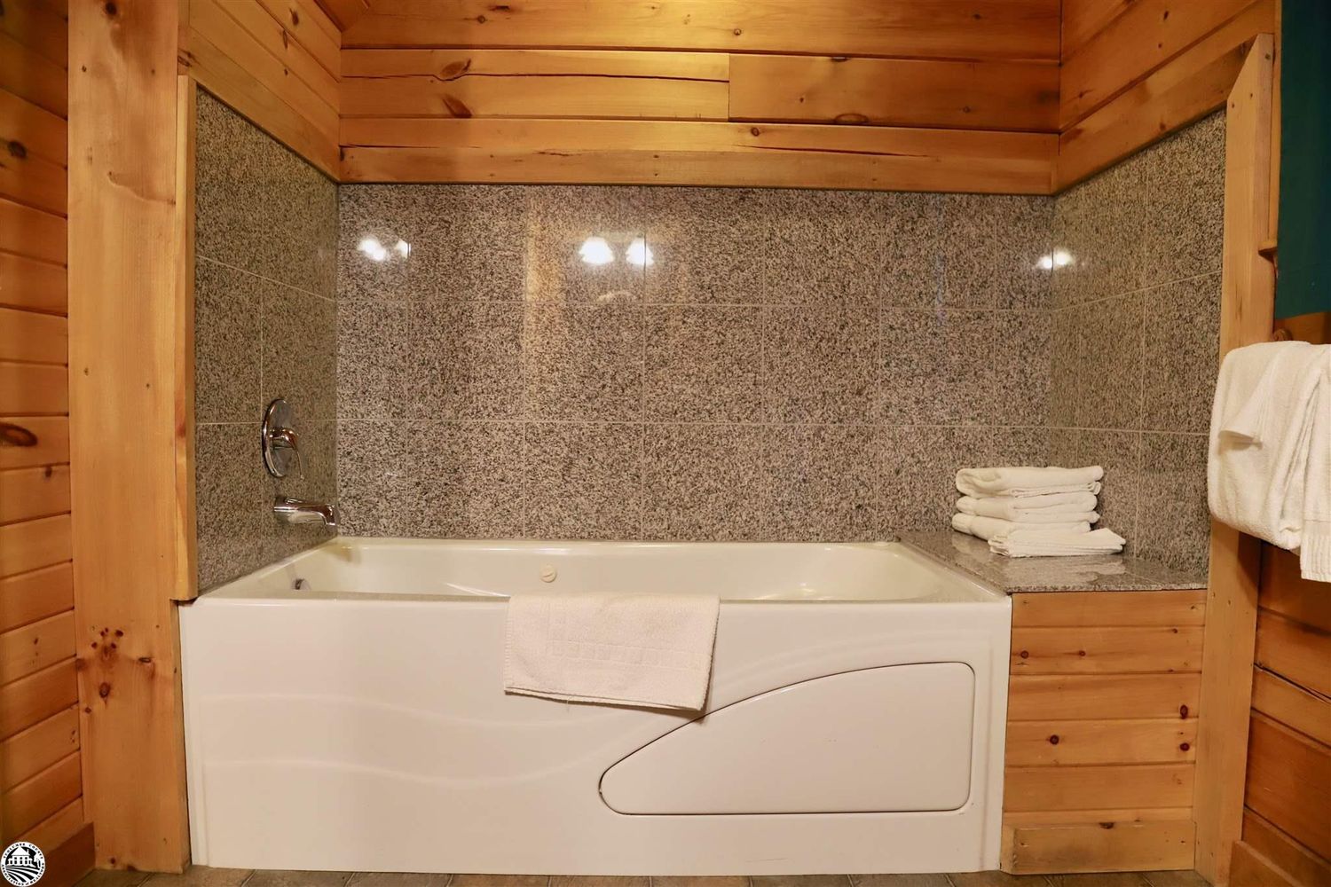 500 Dodge Ridge, Pinecrest, CA 95364